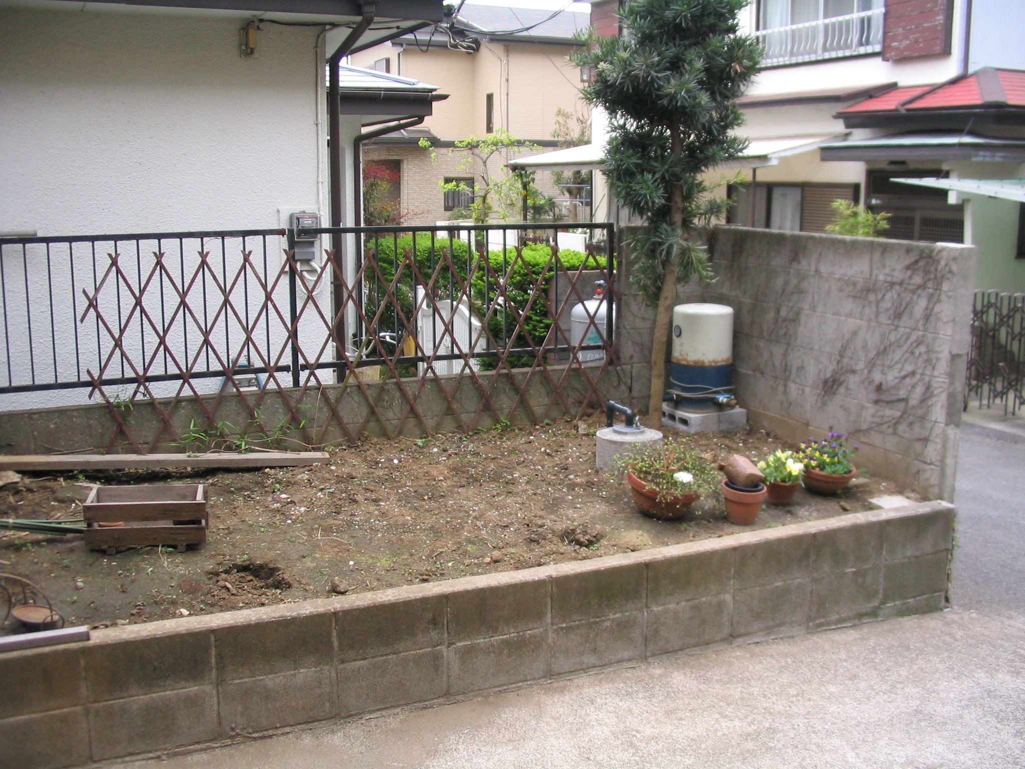リフォーム　竹垣と小径の小さなお庭