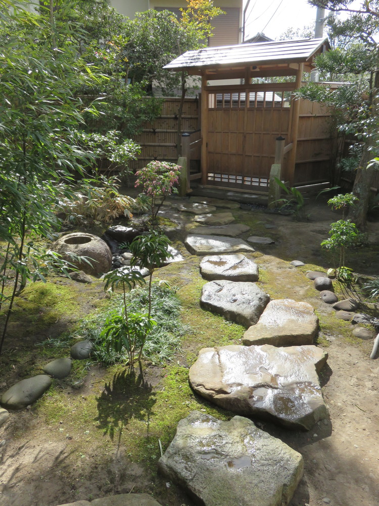 鎌倉 旧家の庭